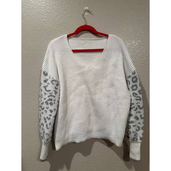 Shein White V-Neck sweater w cheetah print sleeves sz XL - Picture 1 of 6